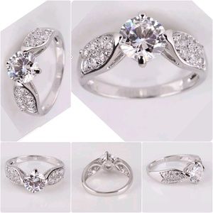 White Sapphire Crystal Fashion Rings18k white gold